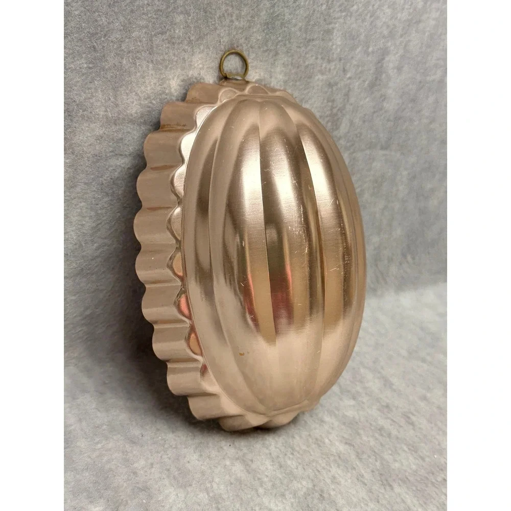 Vintage Oval Jello Mold Copper Tone Aluminum Ribbed Scalloped‎ Wall Decor